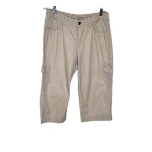 Riders by Lee Women's Brianna Cargo Capri Pants Size 10.  Tan color 18.5 inseam